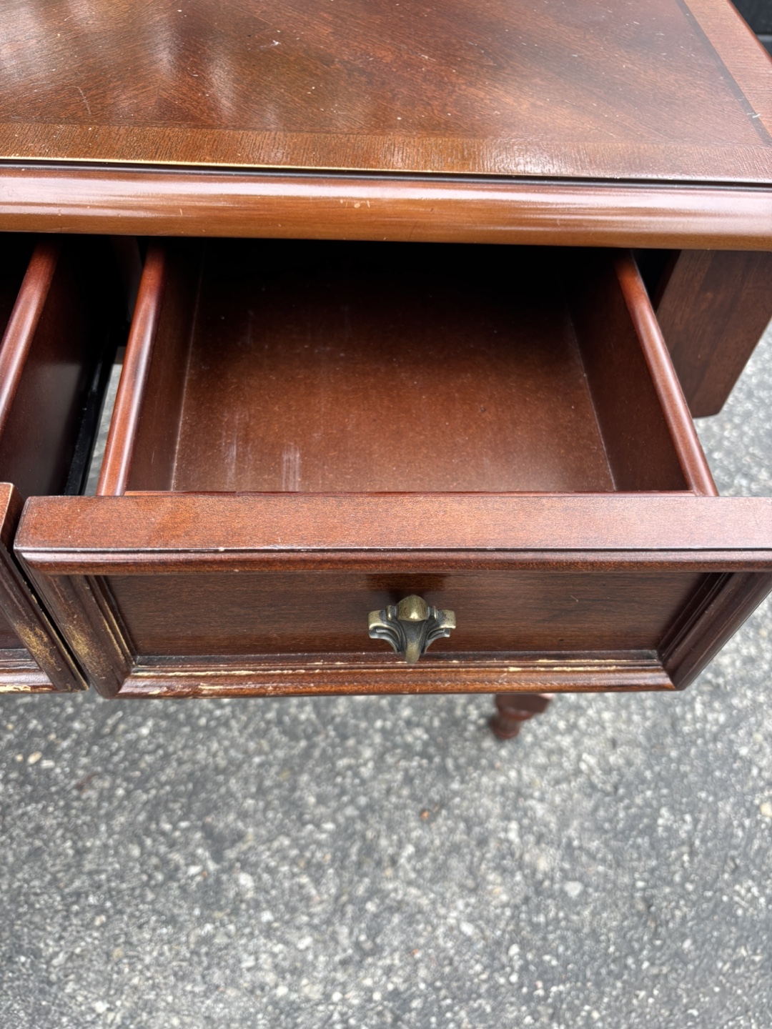2009 Bombay and Co. Desk/Table - photo 4