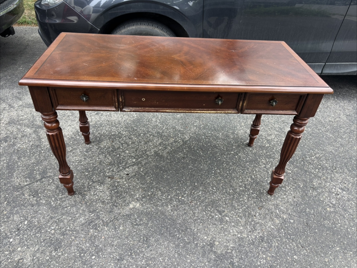 2009 Bombay and Co. Desk/Table