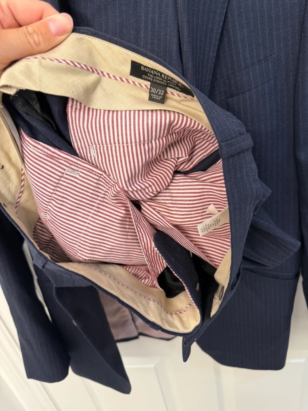 Banana Republic Tailor Slim Fit Men's Suit 38R and 30/32 pants image indicator(7)