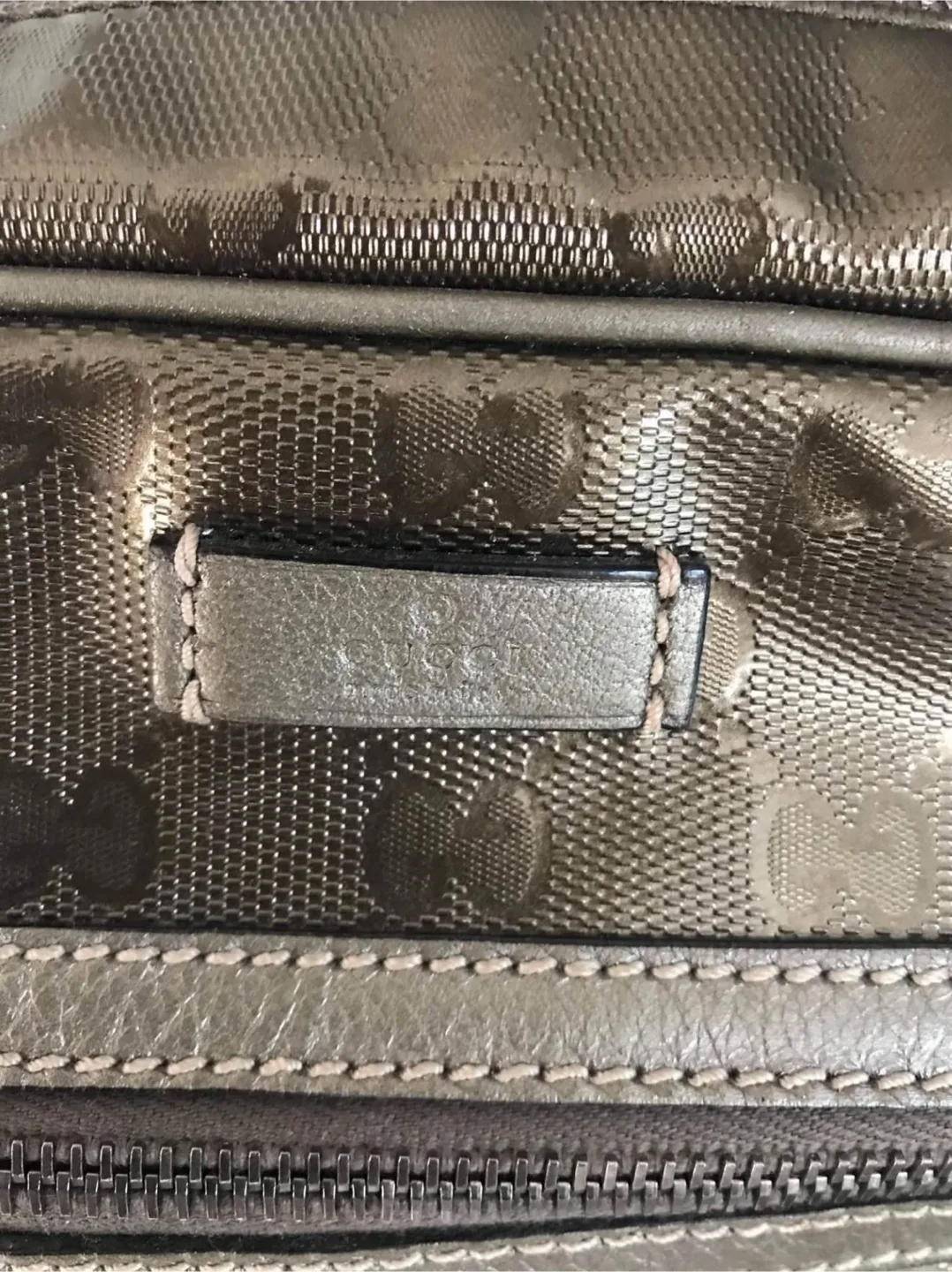Gucci Messenger Bag image indicator(4)