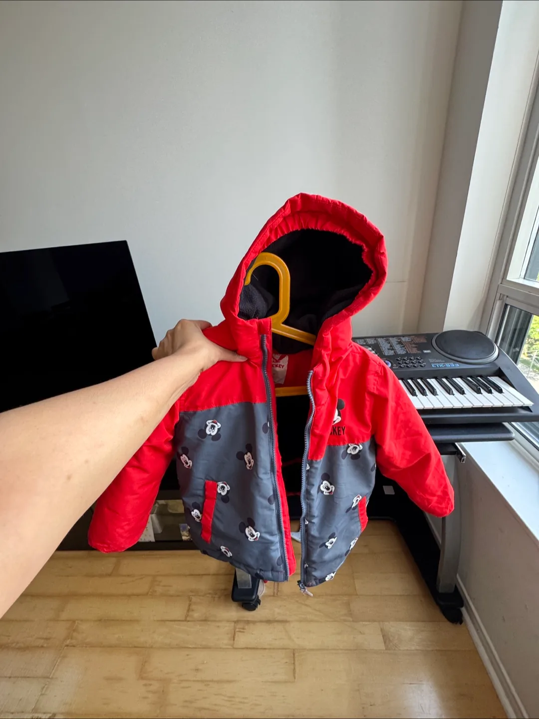 Disney junior Mickey Mouse 4T Snowsuit & Jacket image indicator(2)