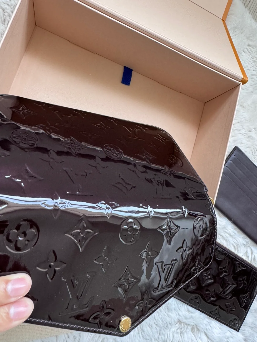 Louis Vuitton Vernis Wallet on Chain image indicator(3)