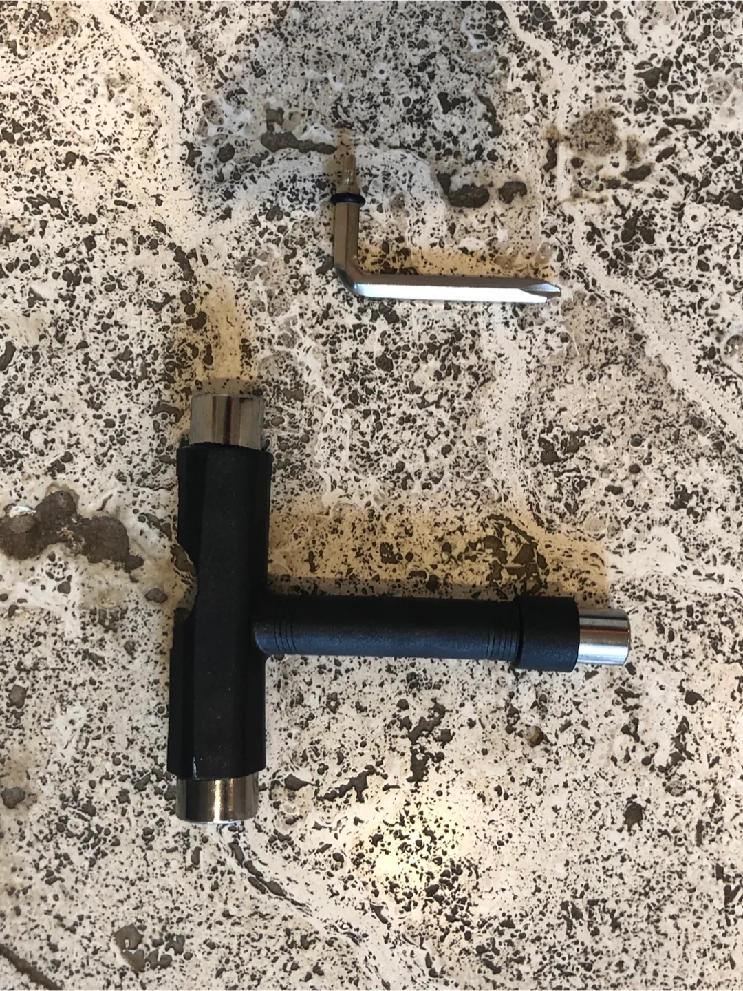 KMX Green Skateboard with Bag & Tool image indicator(4)