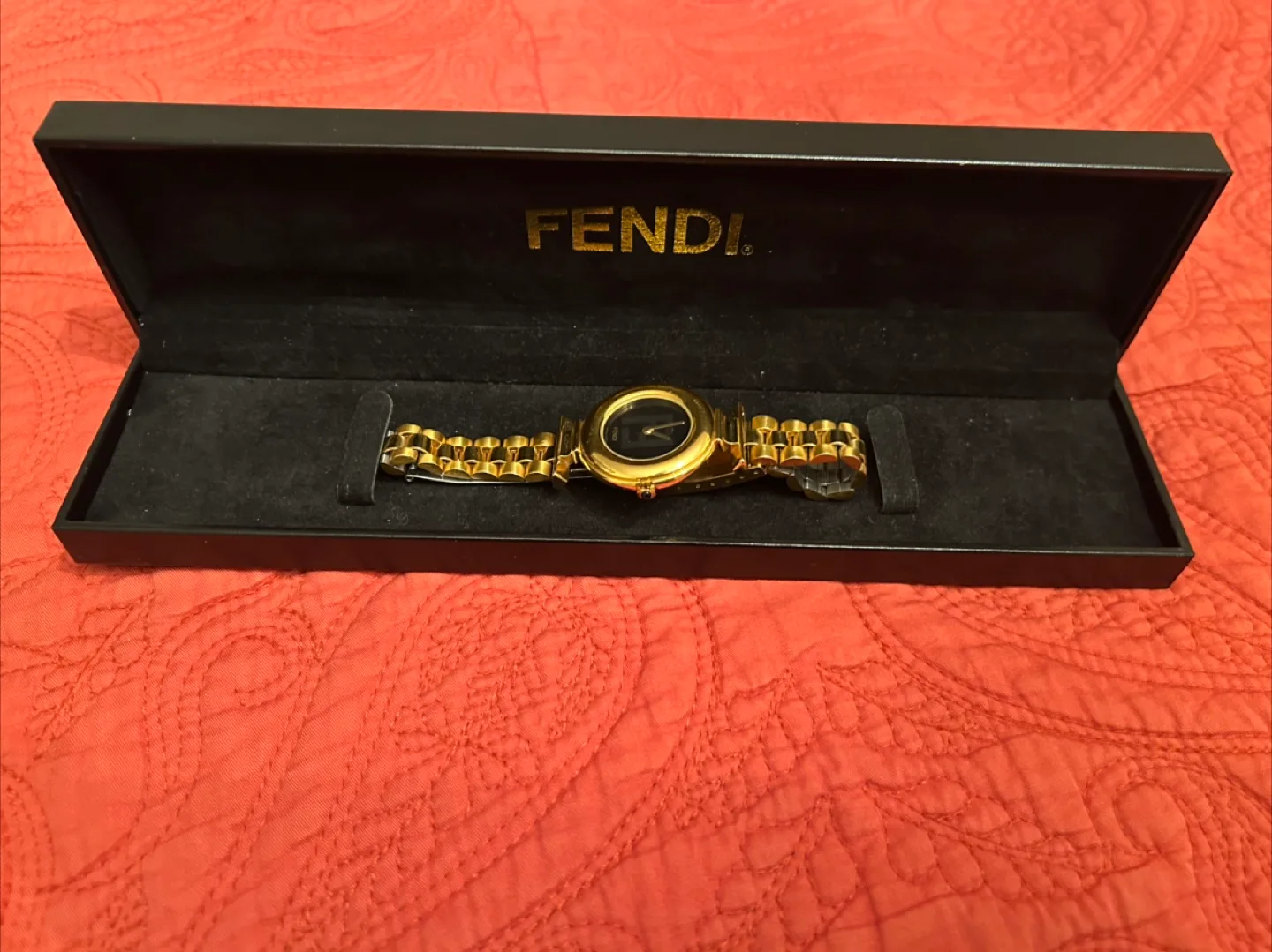 Fendi 320 G Women’s Wristwatch thumbnail