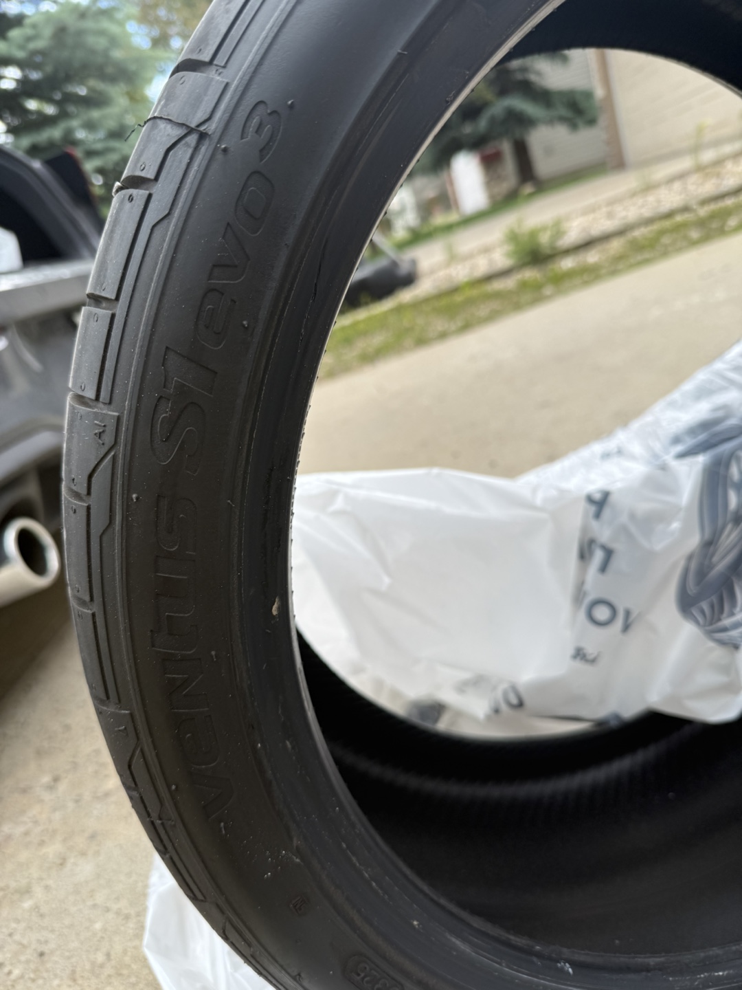 Brand New set of 4 Hankook Ventus S1 evo3 235/35R19 Tires - photo 2