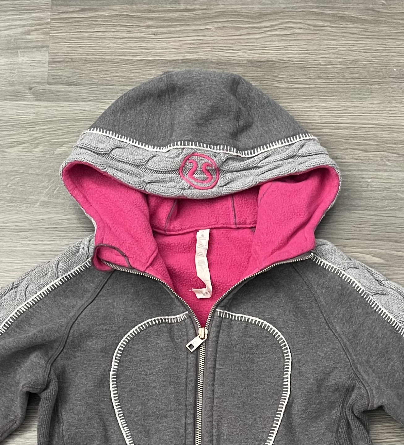 Lululemon Grey & Pink Hoodie - photo 2