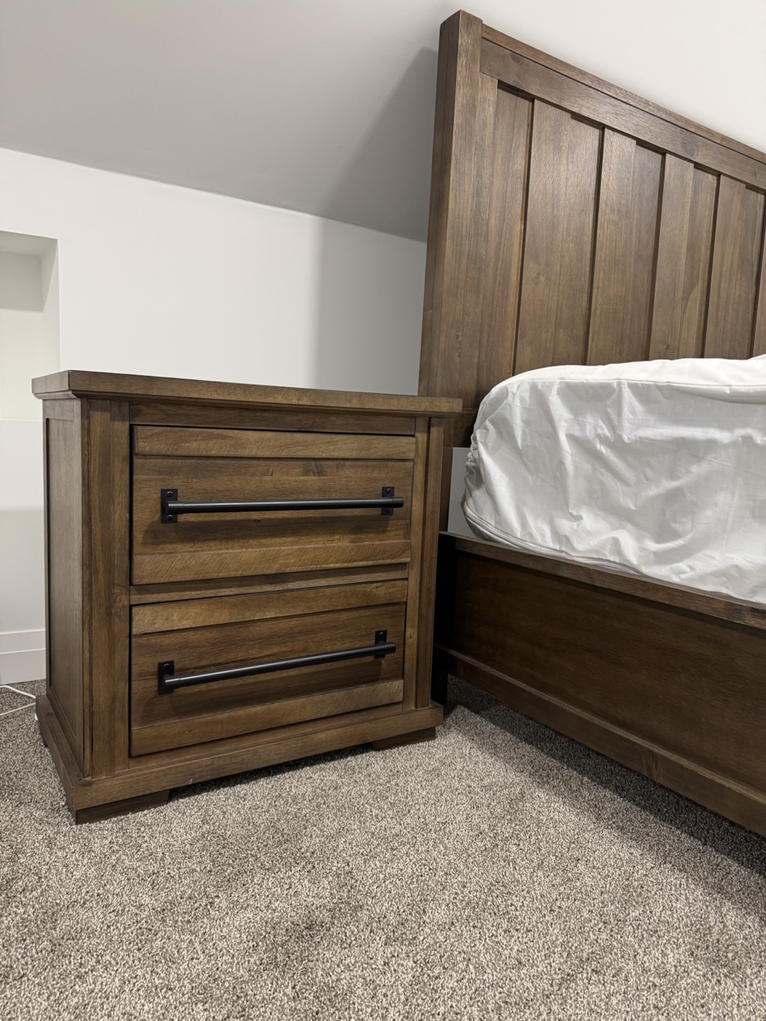 Bedroom Set: King Size Bed Frame, Dresser, Nightstand - Wood - photo 2