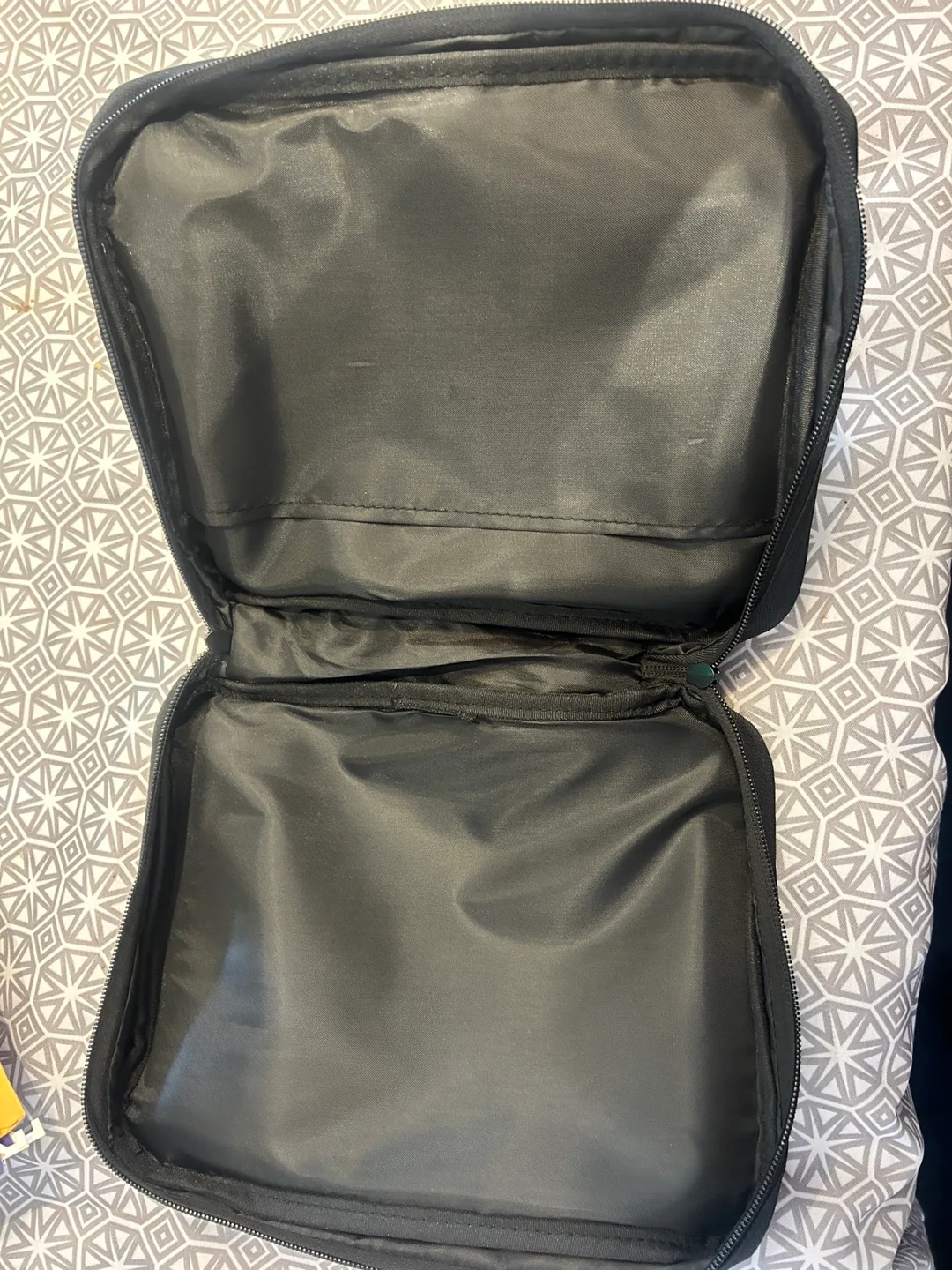 Bible covers image indicator(4)