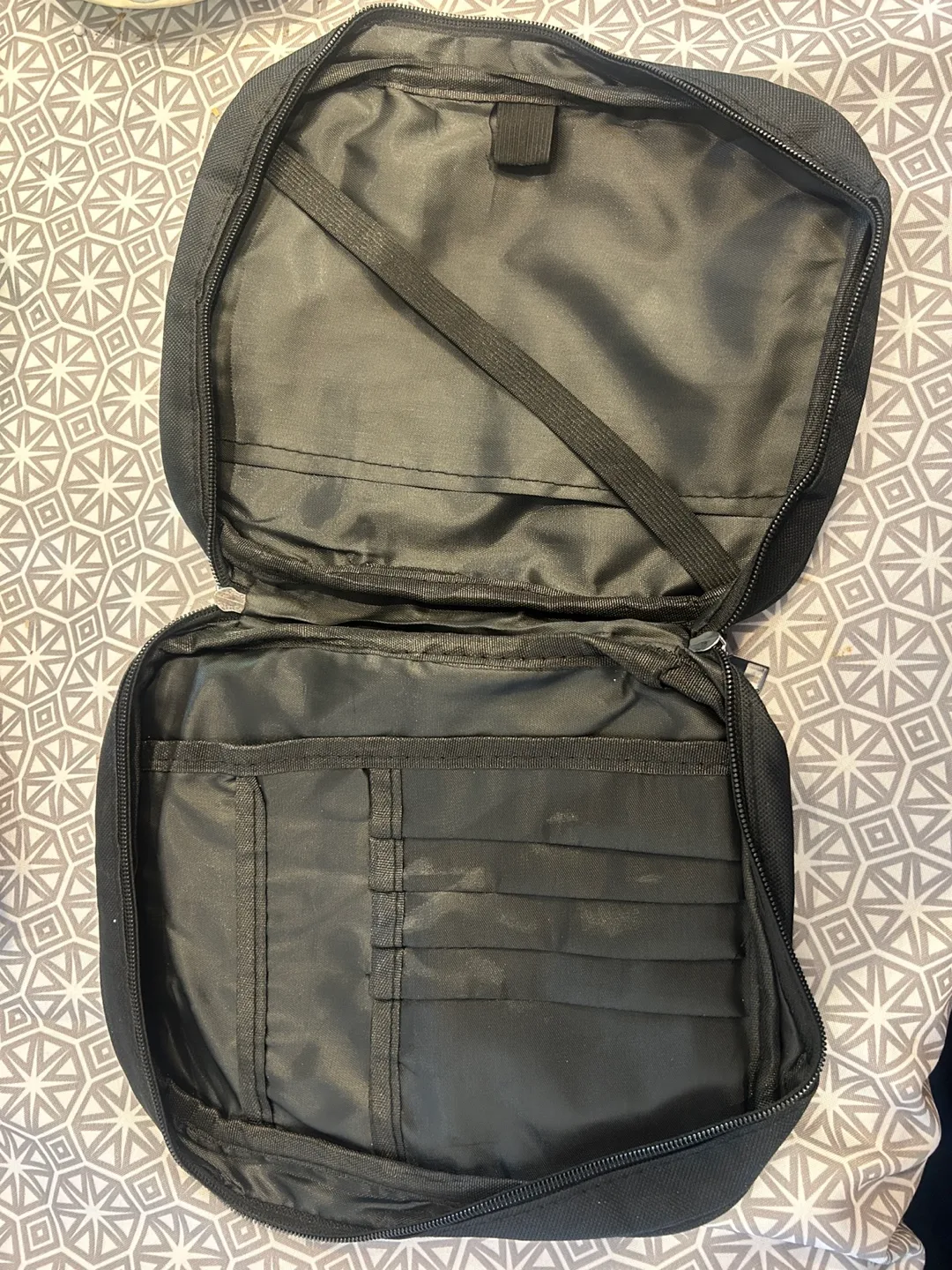 Bible covers image indicator(2)