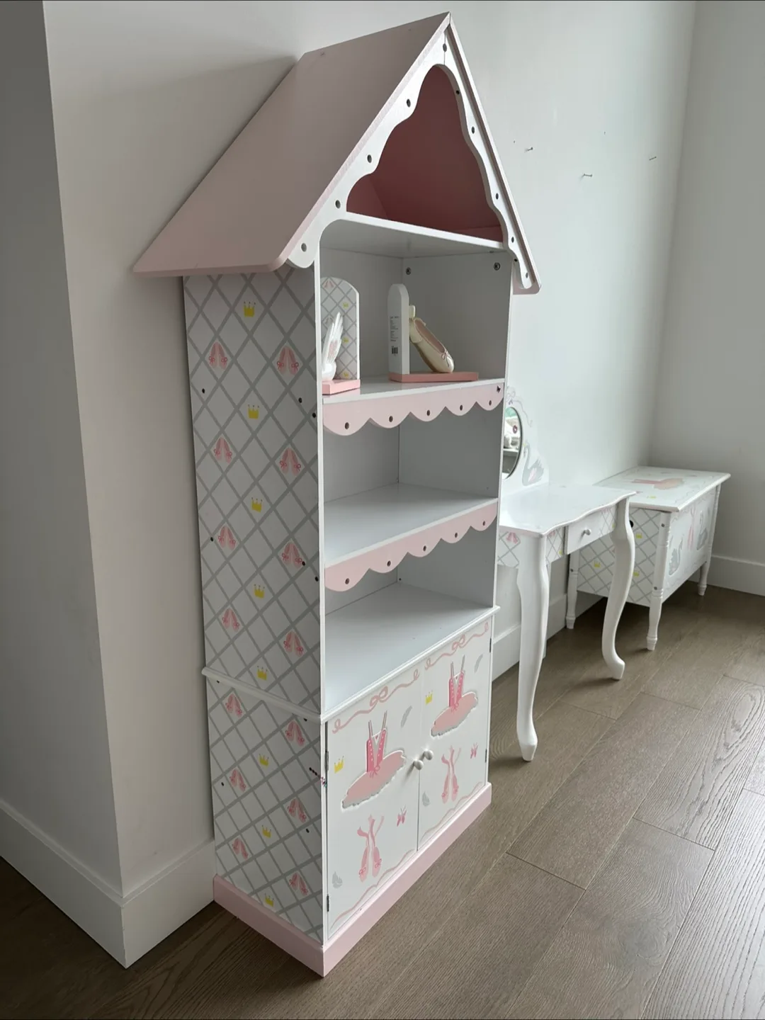 Kids White & Pink Ballet-Themed Furniture Set thumbnail