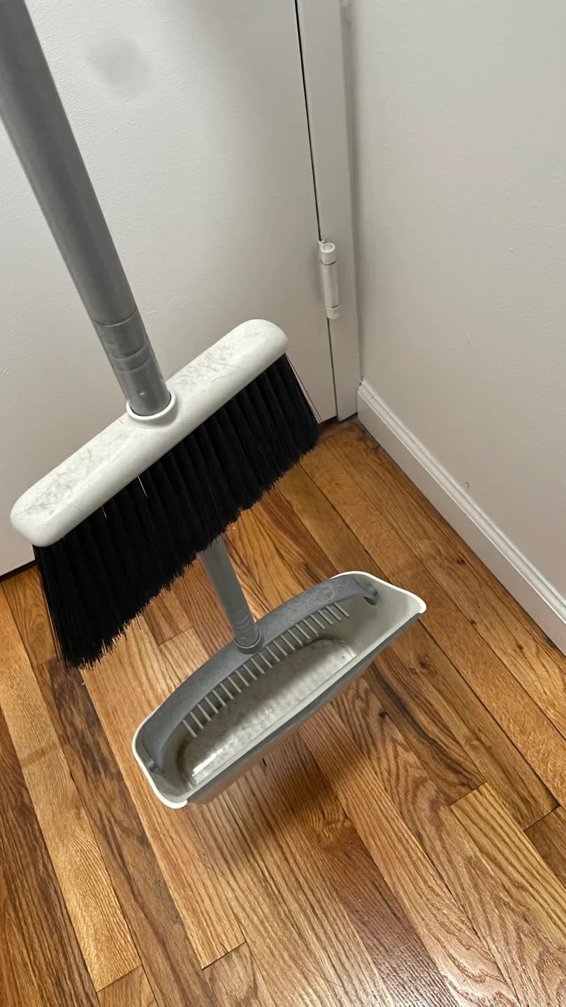 #freecycle Broom and Dustpan Set thumbnail