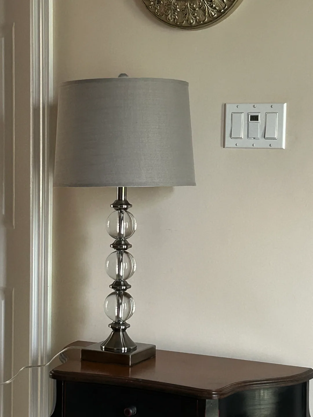 Table Lamp with Crystal Ball Design image indicator(2)