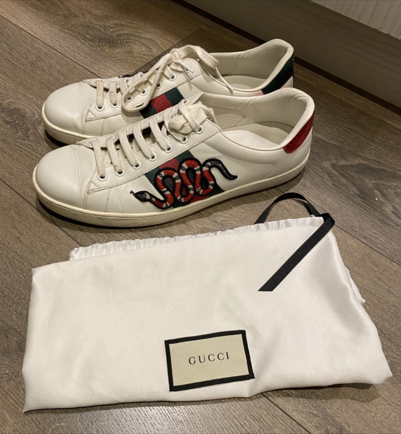 Authentic Gucci ace sneakers Embroidered Snake