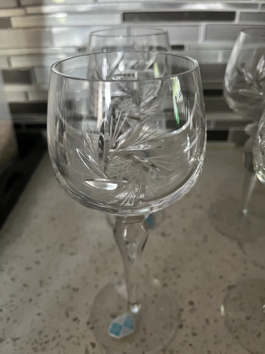 Set of 4 Crystal Wine Glasses image indicator(4)