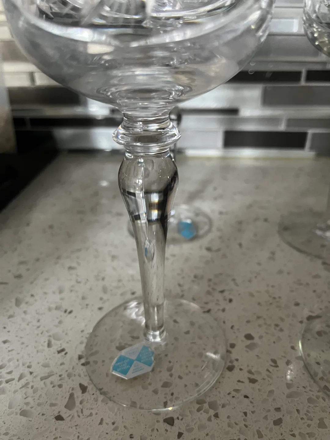 Set of 4 Crystal Wine Glasses image indicator(5)