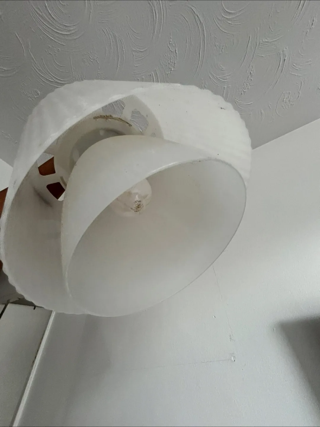 #freecycle White Ceiling Light Fixture thumbnail