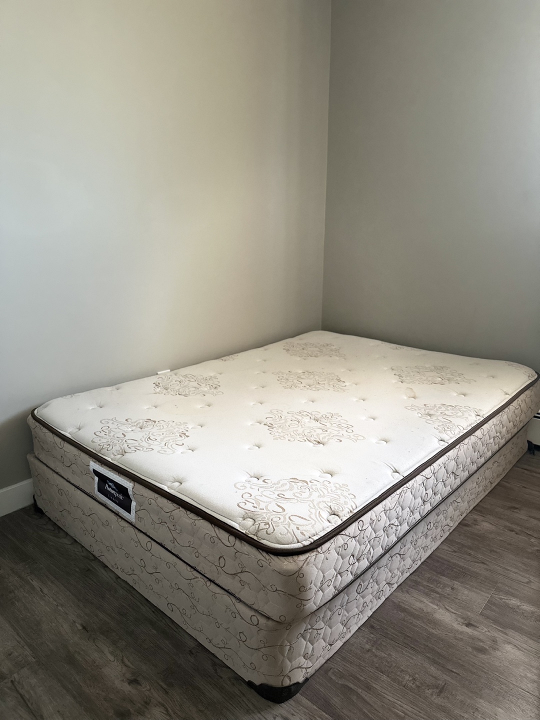 Sealy Posturepedic Classic Mattress set