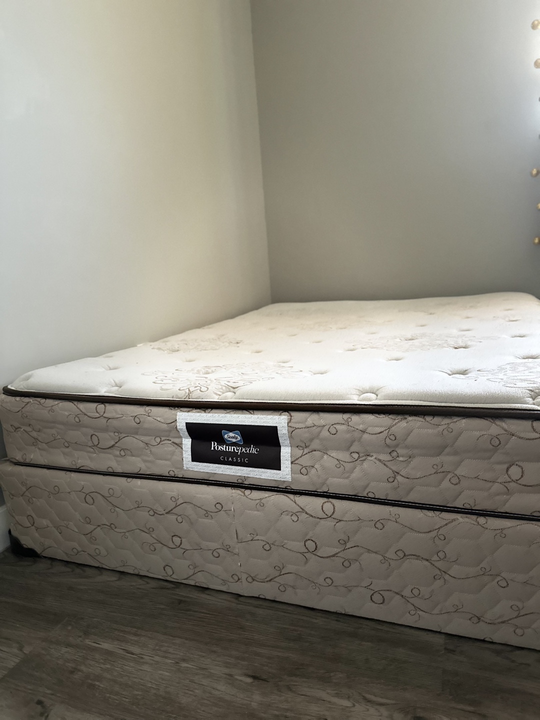 Sealy Posturepedic Classic Mattress set - photo 2