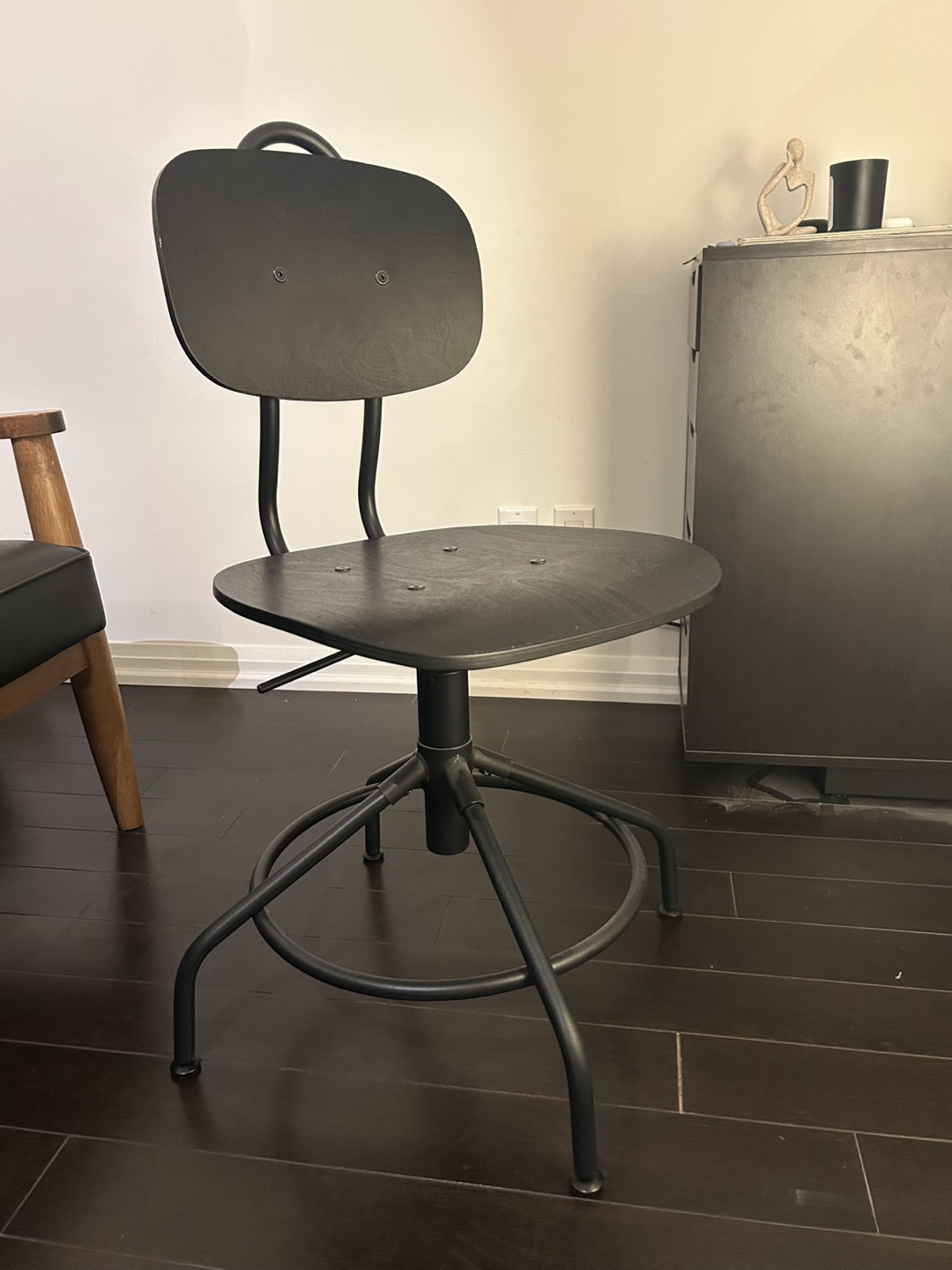 Wooden chair for sale - photo 2