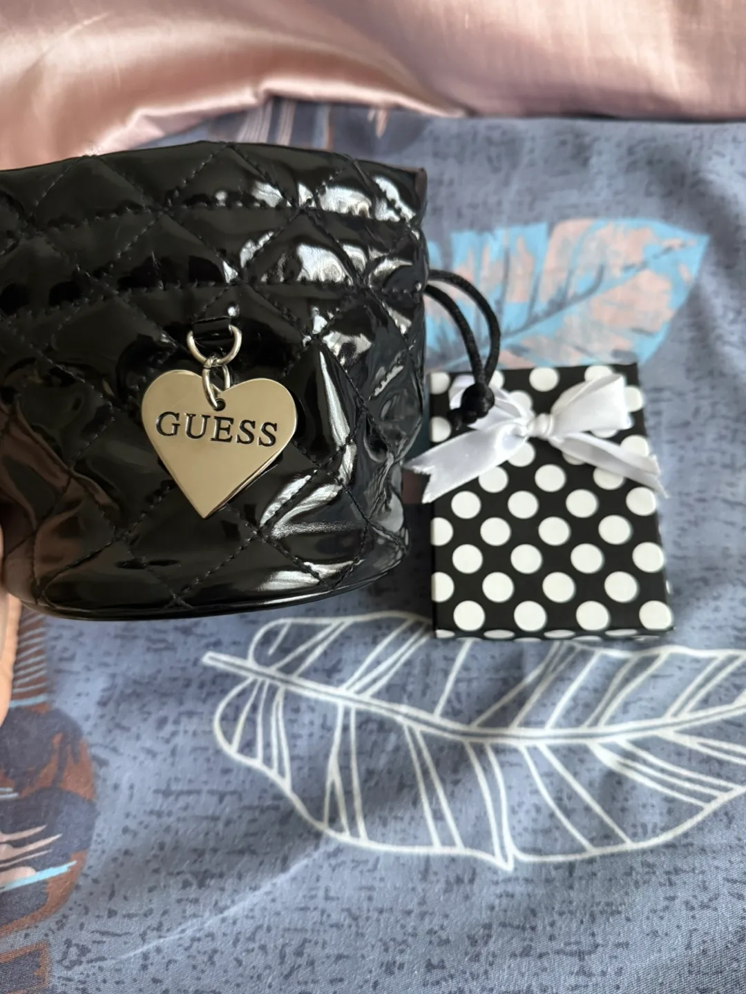 GUESS Drawstring Pouch + Silver-Tone Jewelry Set image indicator(2)