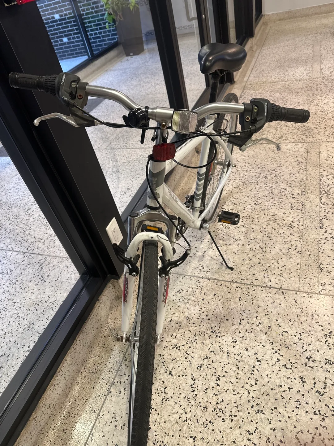 Raleigh Sport White Bicycle image indicator(5)