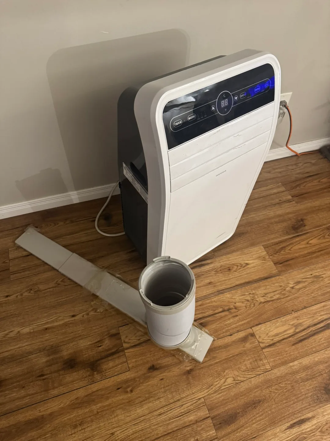 Insignia Portable Air Conditioner NS-AC12PWH9-C thumbnail