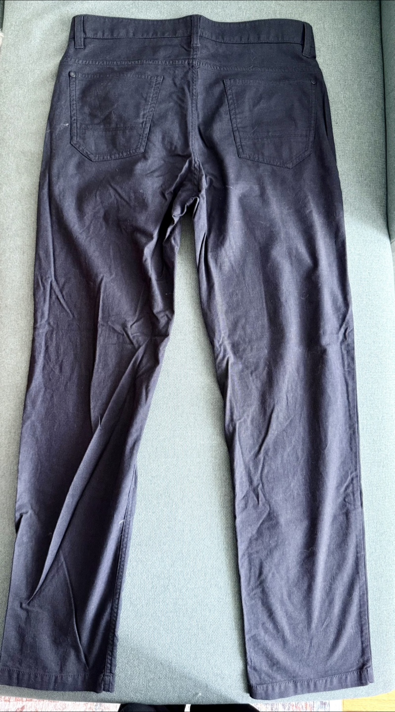 Set of 2 Men’s Jeans/Chinos - US Size 32 - photo 2