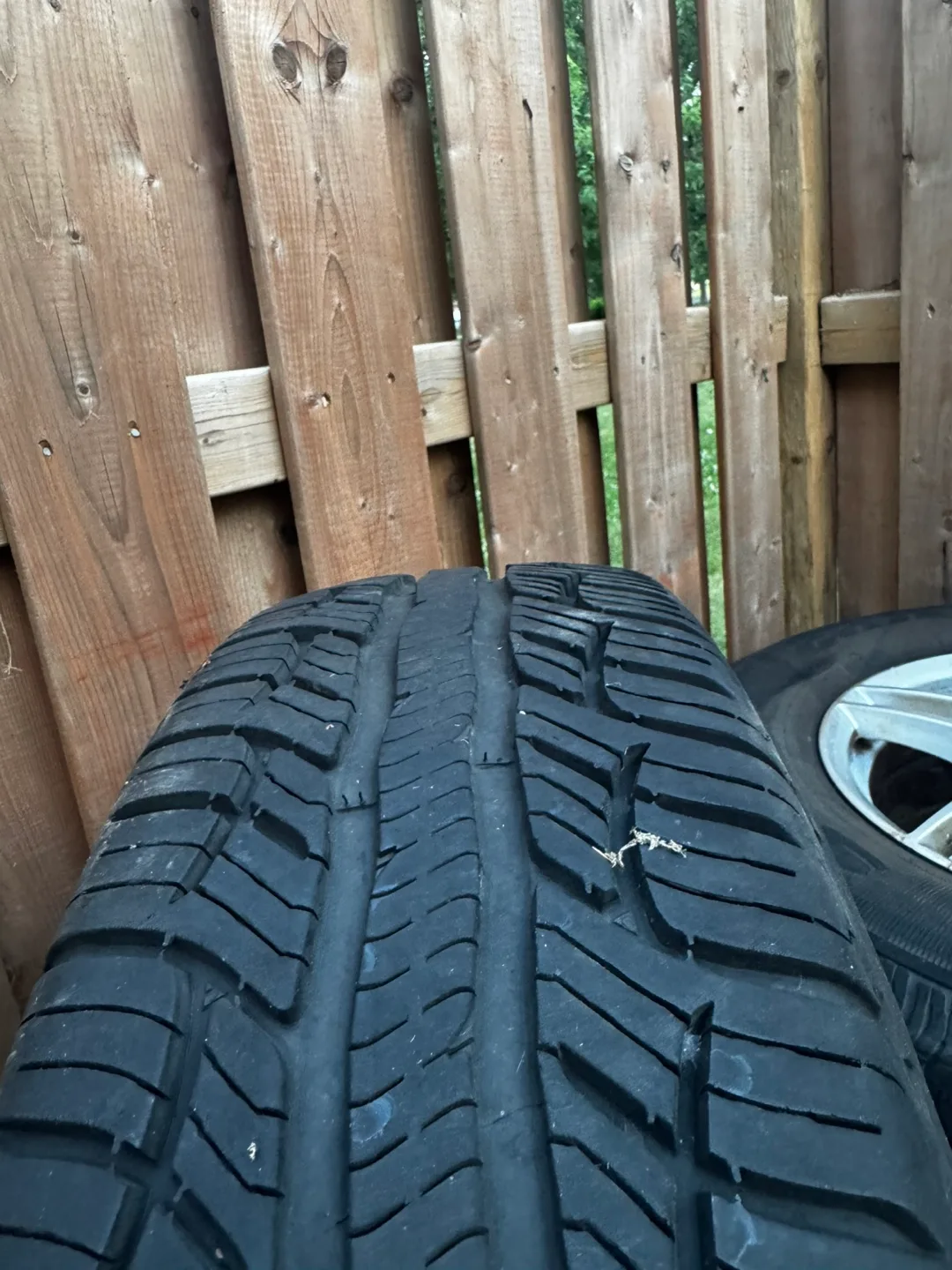 Set of BFG Radial Long Trail T/A Tires image indicator(2)