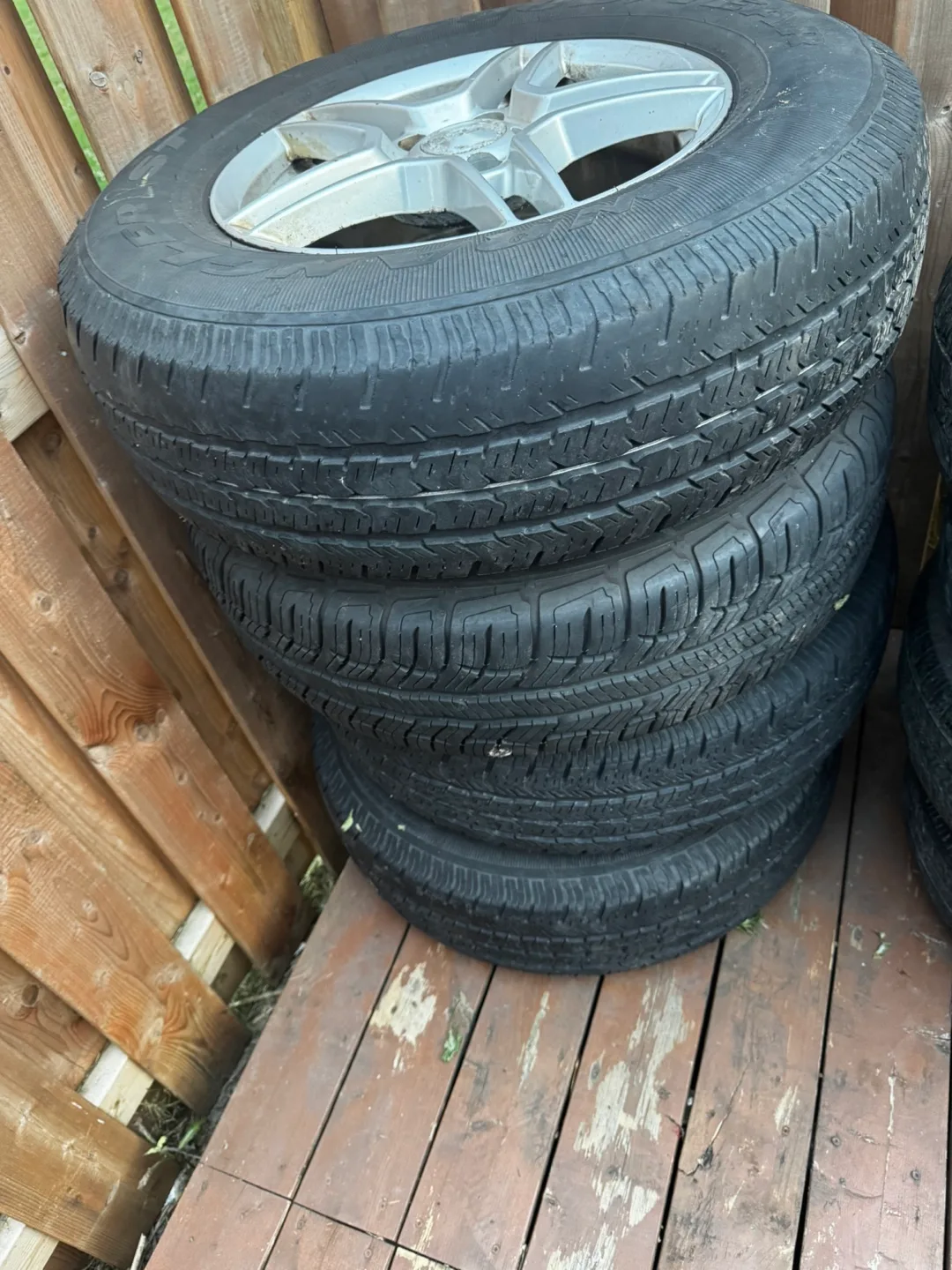 Set of BFG Radial Long Trail T/A Tires image indicator(7)