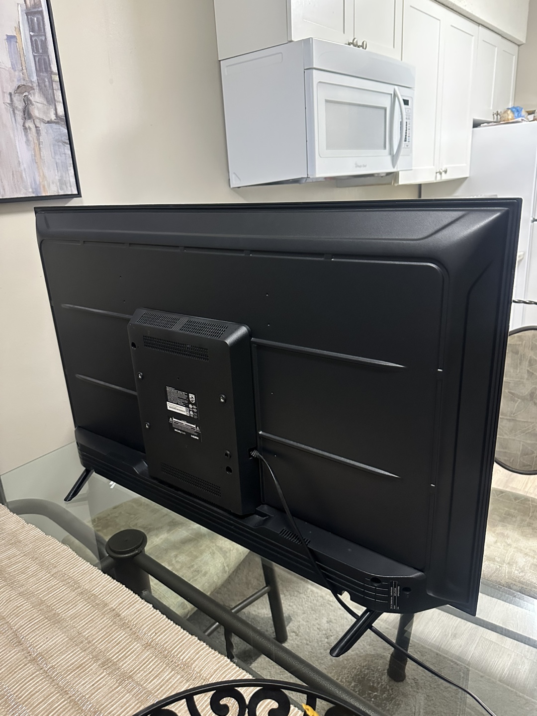 43-Inch Roku Smart TV – Like New! - photo 3
