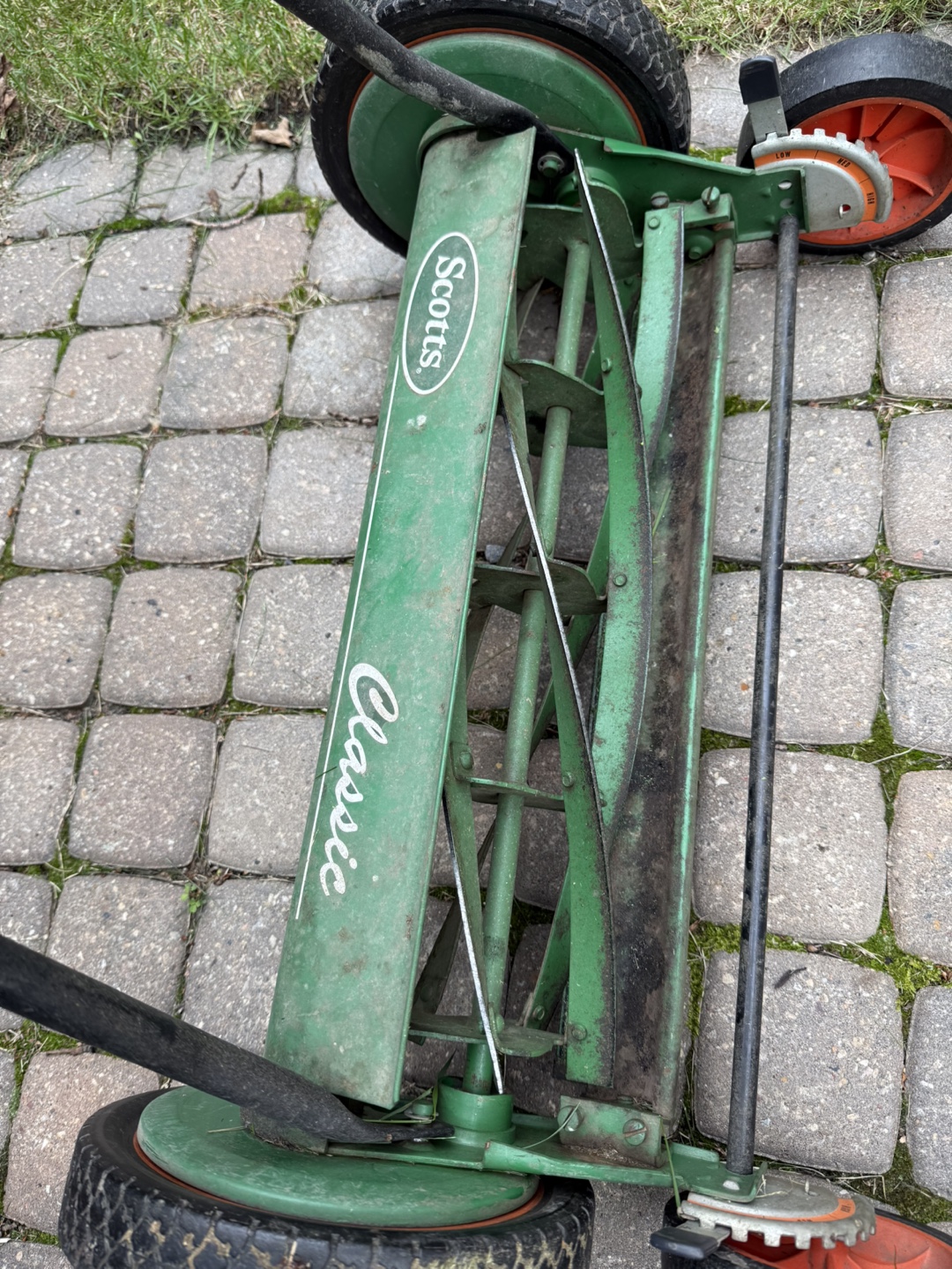 Scotts Classic Push Reel Lawn Mower - photo 2
