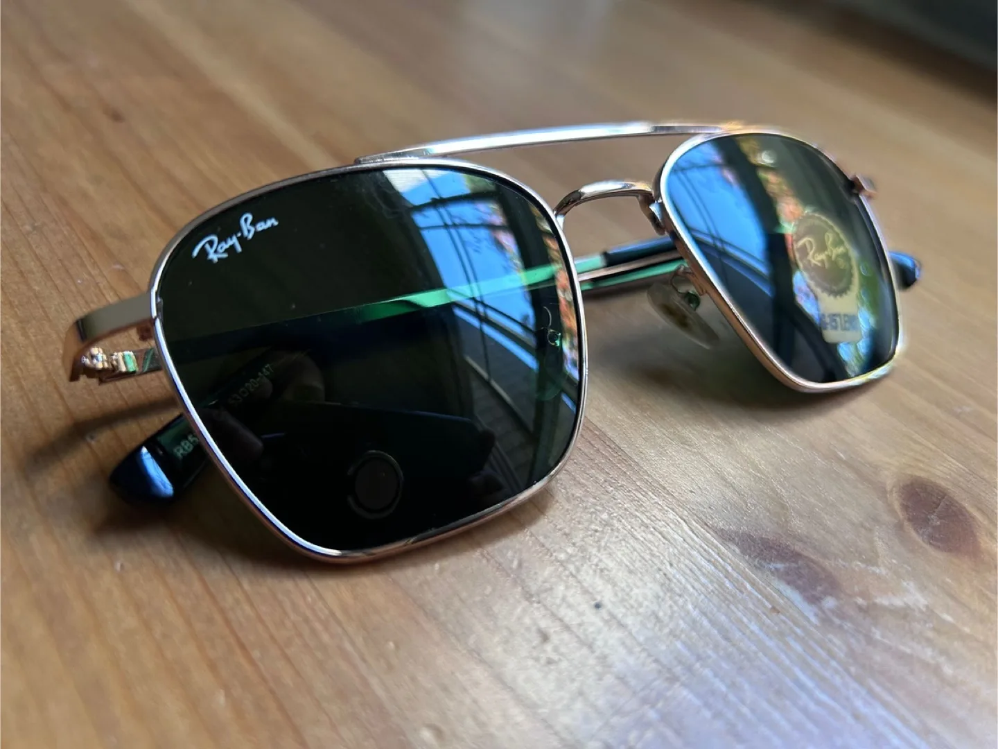 New Ray-Ban Aviator Sunglasses - Gold Frame image indicator(2)