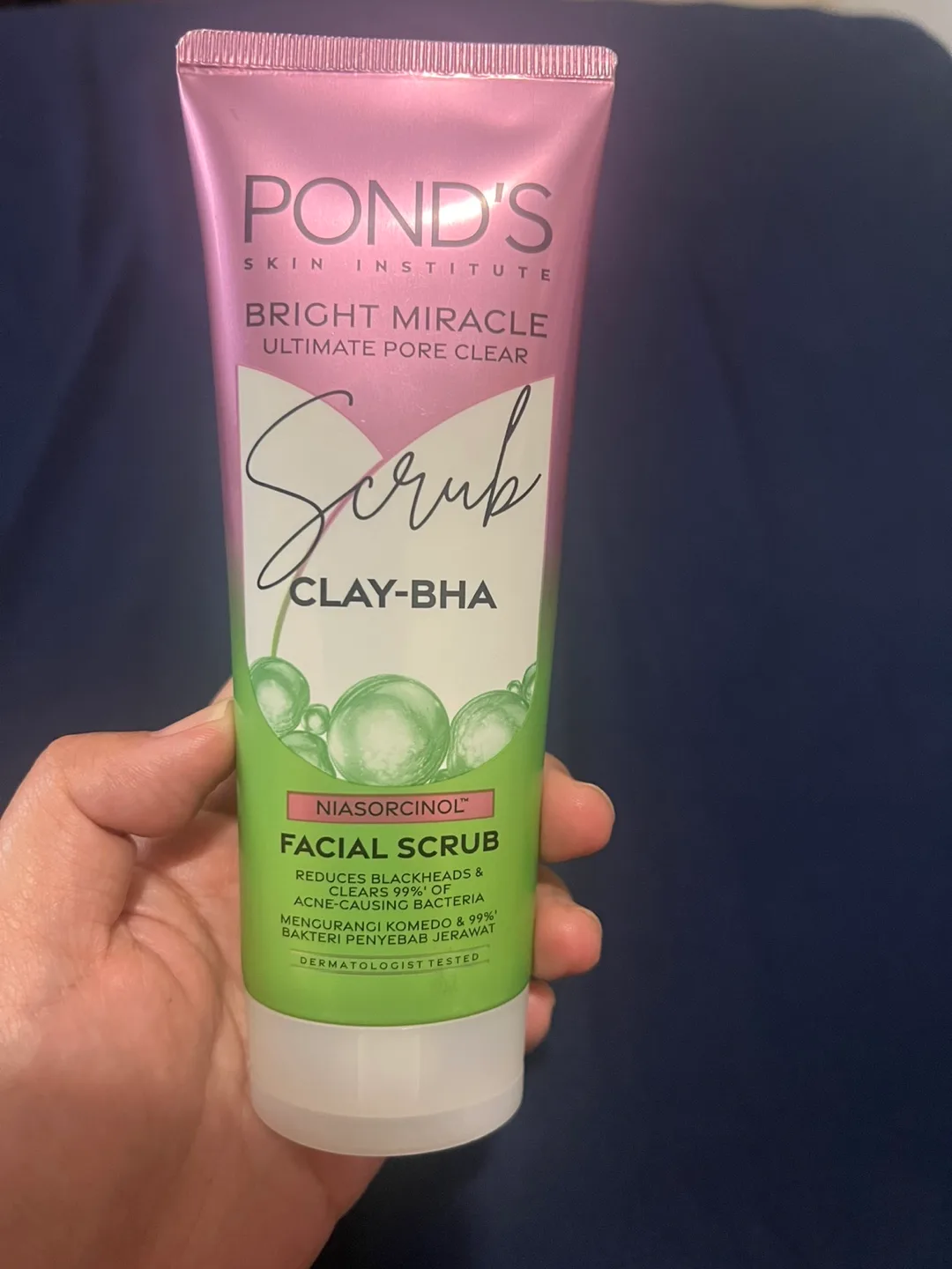 Pond's Bright Miracle Pore Clear Facial Scrub thumbnail