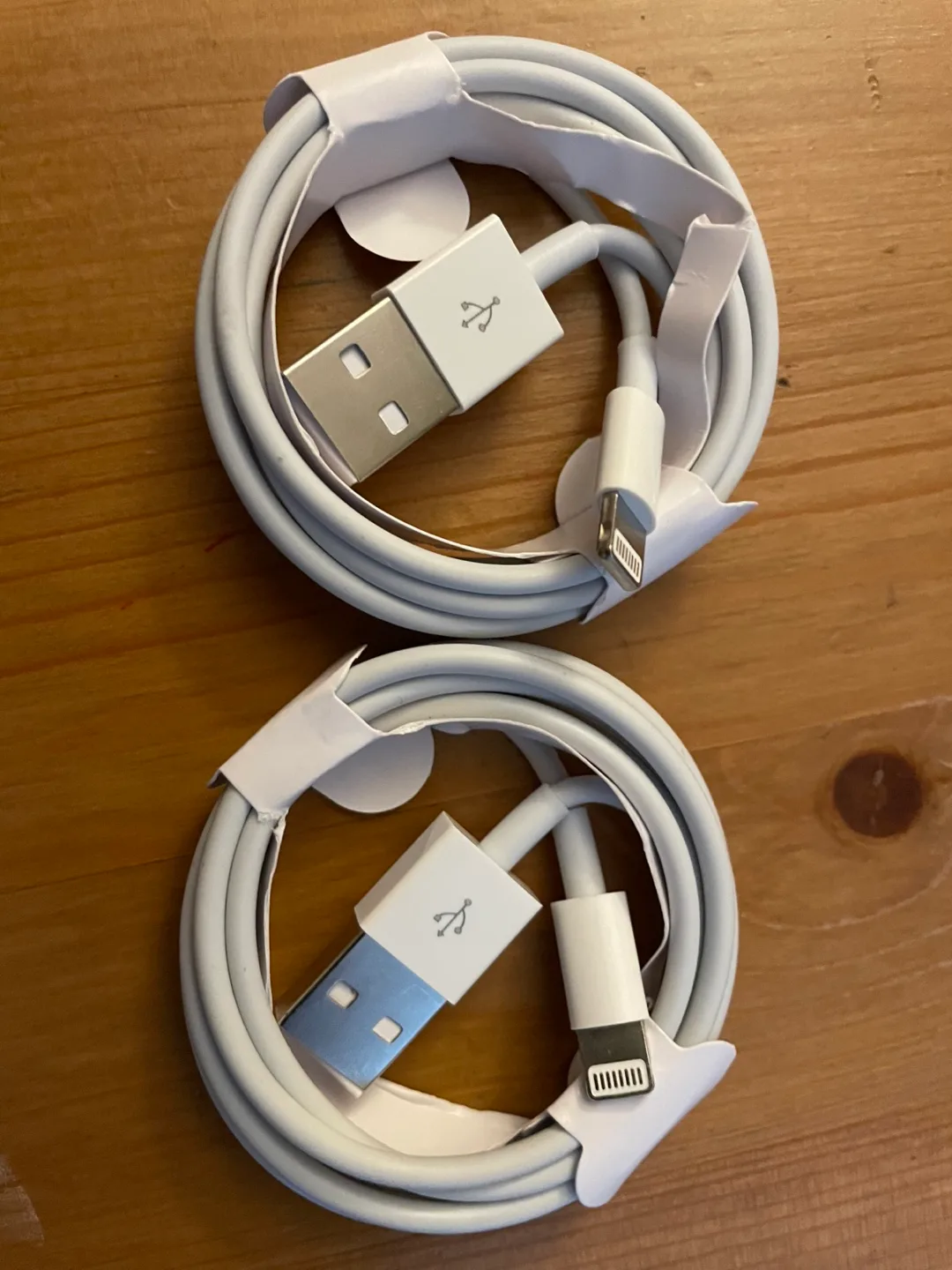 USB A to Lightning Fast charging cables for iPhone and iPad thumbnail