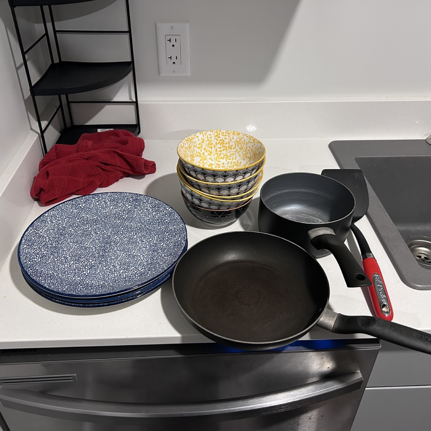 Free Dishes, Pans, Spatula