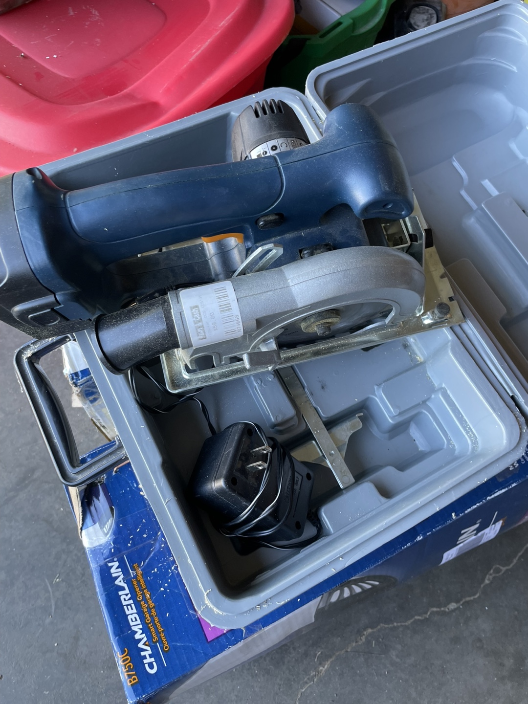 Chamberlain BT50C B500 Cordless Band Saw