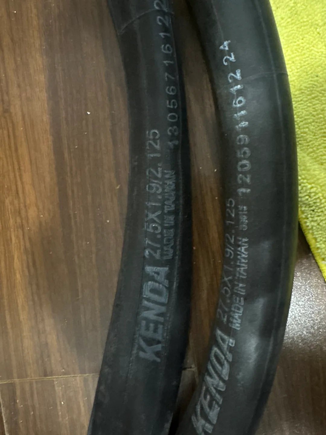 Kenda 27.5x1.9/2.125 Bike Inner Tubes - Pair image indicator(2)
