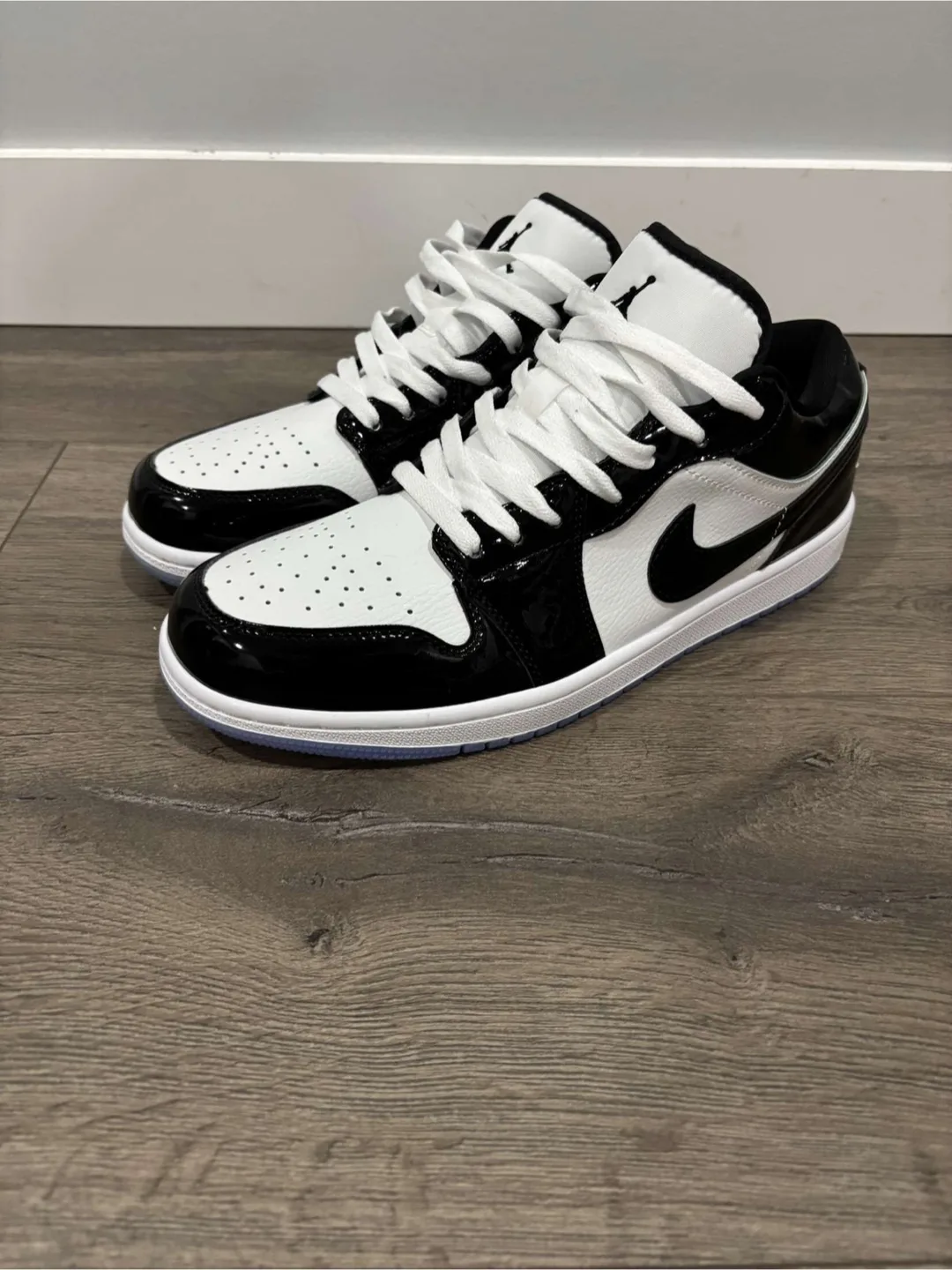 Nike Air Jordan 1 Low Black/White thumbnail
