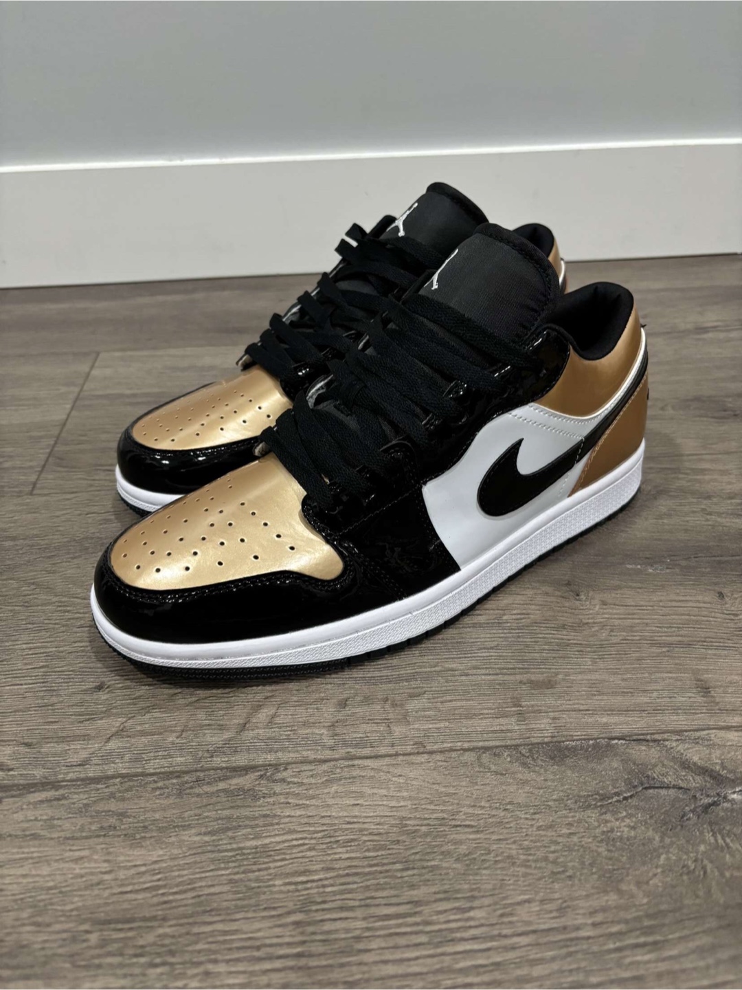 Air Jordan 1 Low Black/Metallic Gold