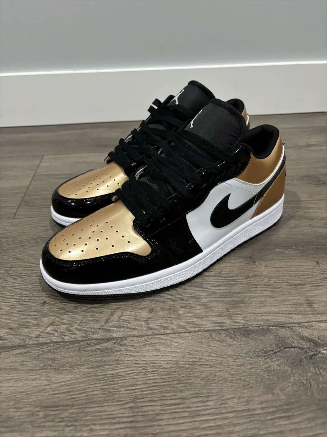 Air Jordan 1 Low Black/Metallic Gold thumbnail