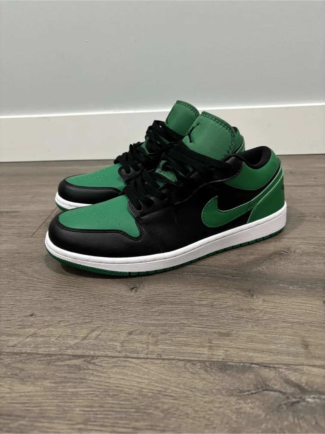 Nike Air Jordan 1 Low Green/Black thumbnail