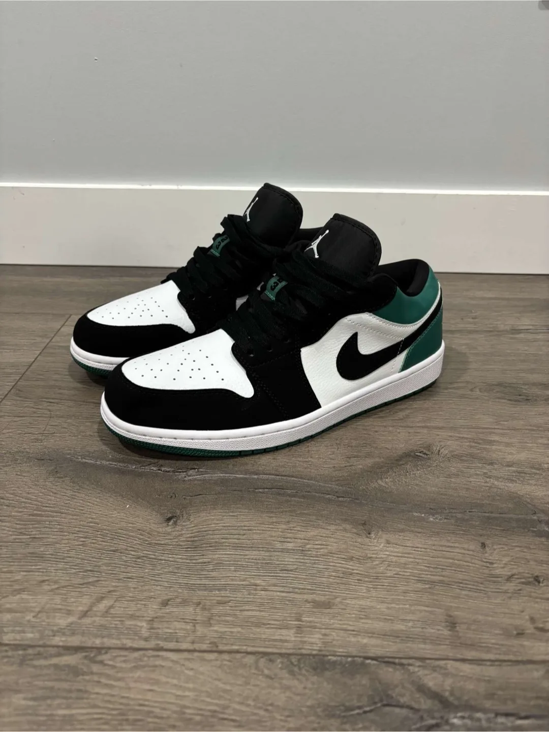 Nike Air Jordan 1 Low Green thumbnail