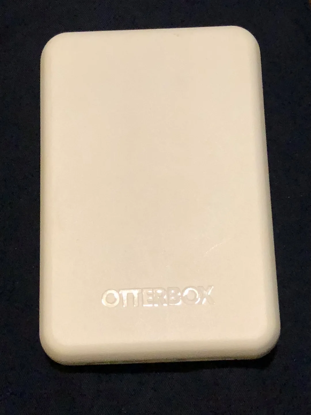Otterbox Wireless MagSafe Power Bank for Apple iPhone, 6K mAh thumbnail