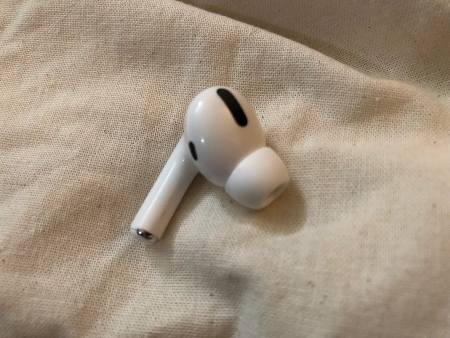 Apple AirPods Pro (Single Earbud) LEFT thumbnail
