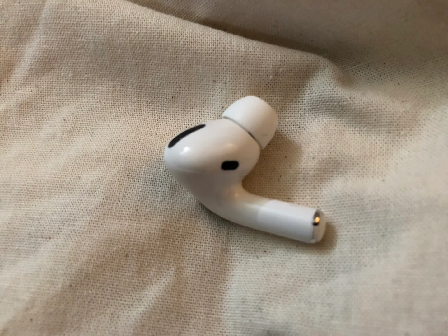 Apple AirPods Pro (Single Earbud) LEFT image indicator(4)