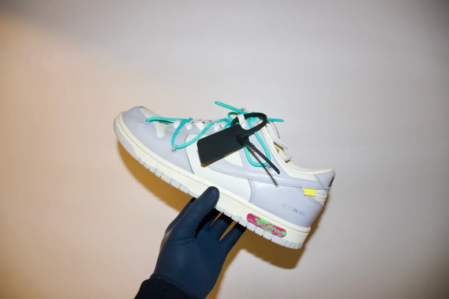 Nike x Off-White Dunk Low thumbnail