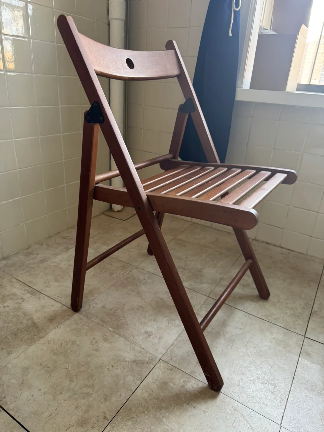 Wooden Folding Chair - Great Condition! image indicator(2)