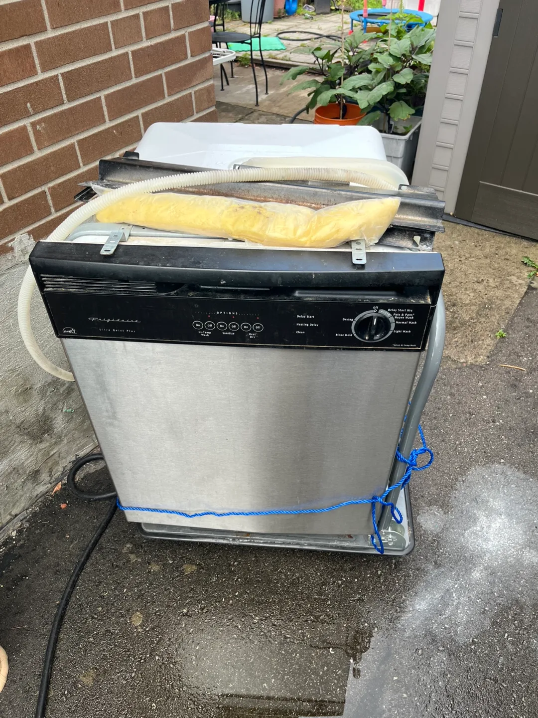 Frigidaire Dishwasher thumbnail
