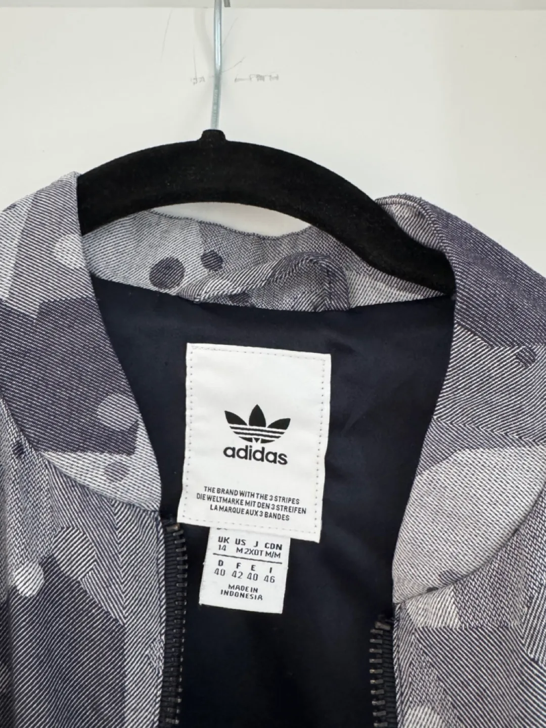 Adidas Women's Jacket Size M image indicator(2)