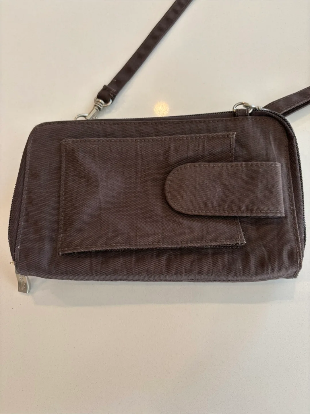 Baggallini Brown Leather Crossbody Purse For Sale image indicator(6)